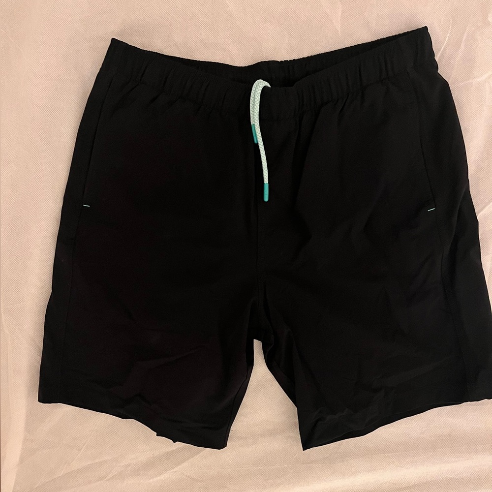 MYLES Everyday shorts